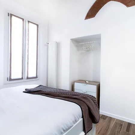 Ur Nest Aposa * Bologna